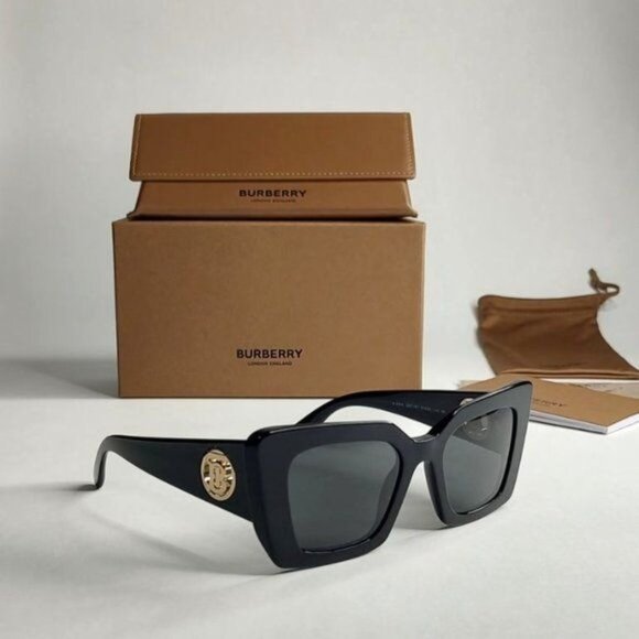 Burberry Daisy Square Oversized Sunglasses BE4344 Black Gold Logo - Picture 3 of 16